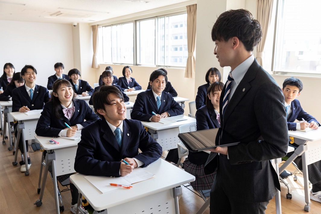 クラーク記念国際高等学校 | 通信制高校・高等専修学校選びのニュースク