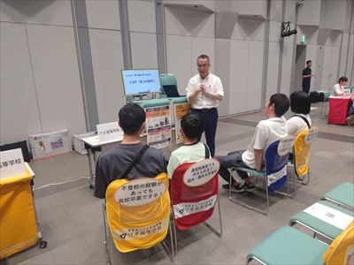 お父さん、お母さんもお子さんと一緒に授業体験中