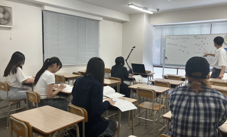 “あなた専用”の「一ツ葉ナビ」で、卒業まで寄り添います。