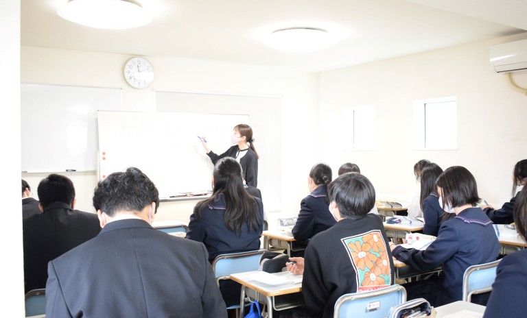 宿泊を伴うスクーリングはございません。