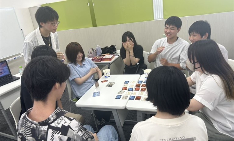 “あなた専用”の「一ツ葉ナビ」で、卒業まで寄り添います。